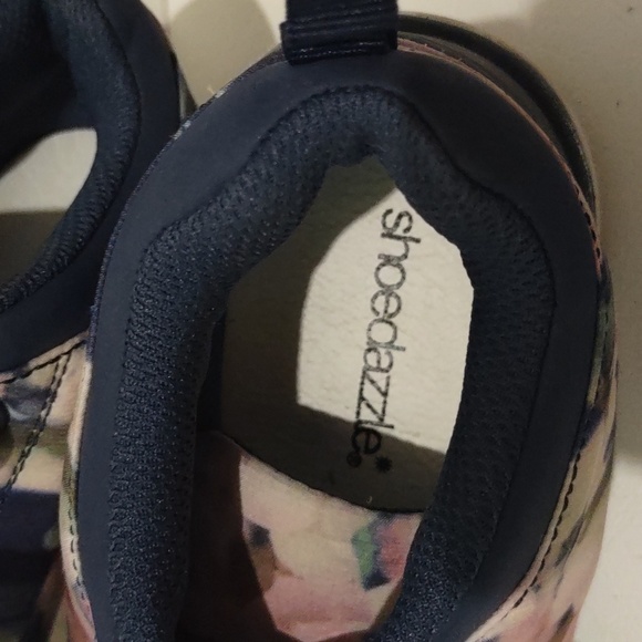 ShoeDazzle blue and pink floral shoe sneaker size 6.5 women flowers - Picture 9 of 11